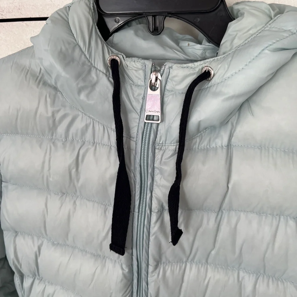 Calvin Klein packable down jacket medium - Picture 4 of 4